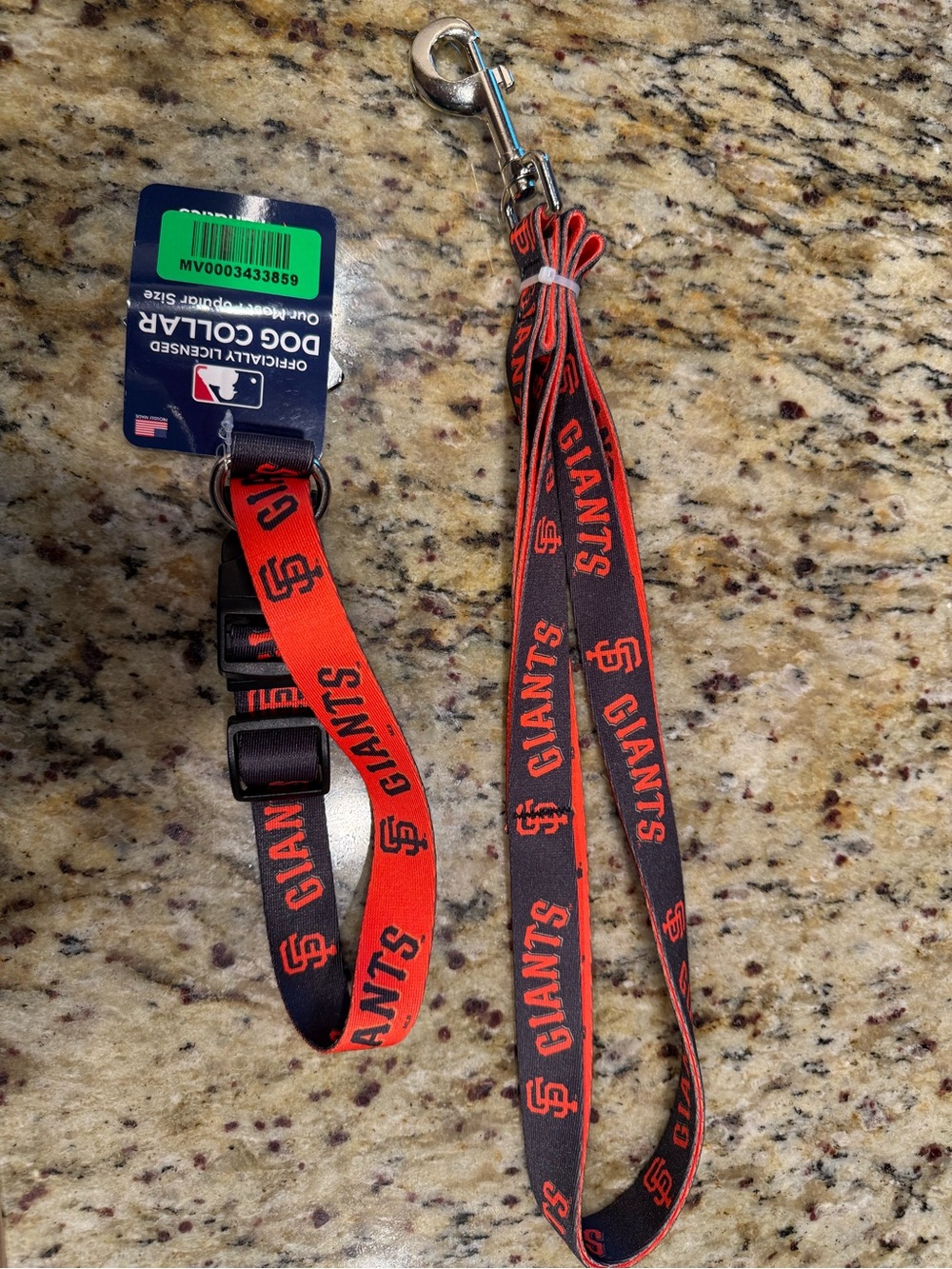SF Giants Orange & Black Dog Collar and Leash Set